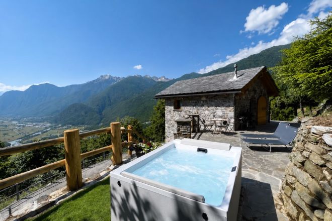 baita con piscina idromassaggio